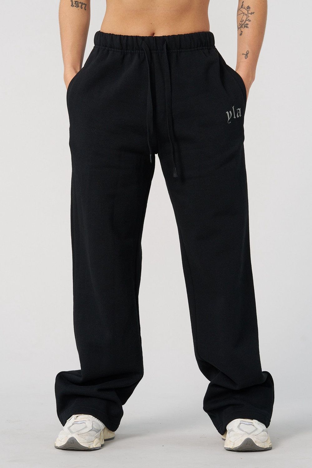 Black Young LA W229 - Urban Straight Leg Jogger NZ | 2965841-PS